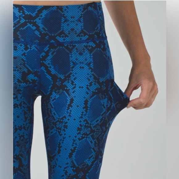 Lululemon Speed‎ Tight IV Full on Luxtreme Ziggy Snake Pipe Dream Blue Size 8 - Picture 1 of 14